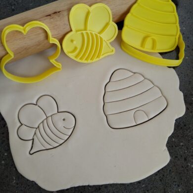 Cute Bee & Beehive Cookie Fondant Embosser Stamp and Cutter