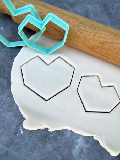Low Poly Heart Cutter Set for Cookie Dough and Fondant - Cookie Cutter / Fondant Cutter